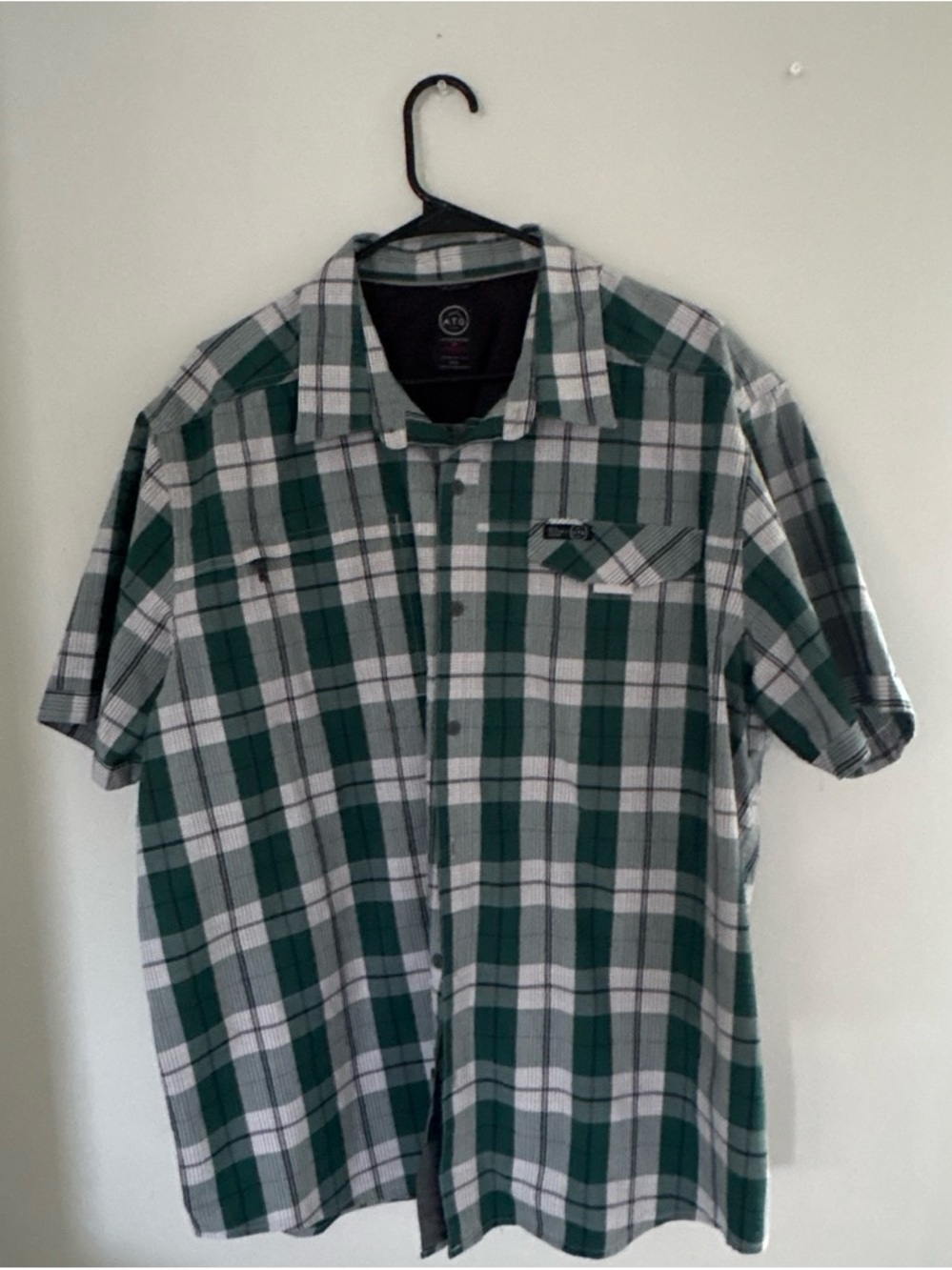 Men's Wrangler Green  Plaid Short-Sleeve Shirt - Casual Button-Up